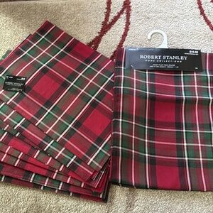 Robert Stanley 9-Piece Ascot Plaid Home Collection 8-Placemats 1-Table Runner